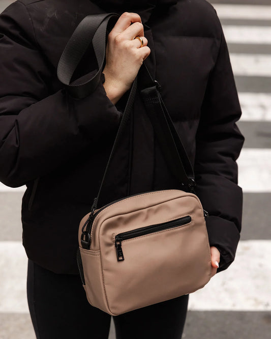 London Camera Crossbody Bag - Mocha