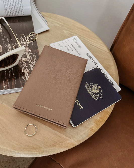 Venice Passport Holder - Mocha