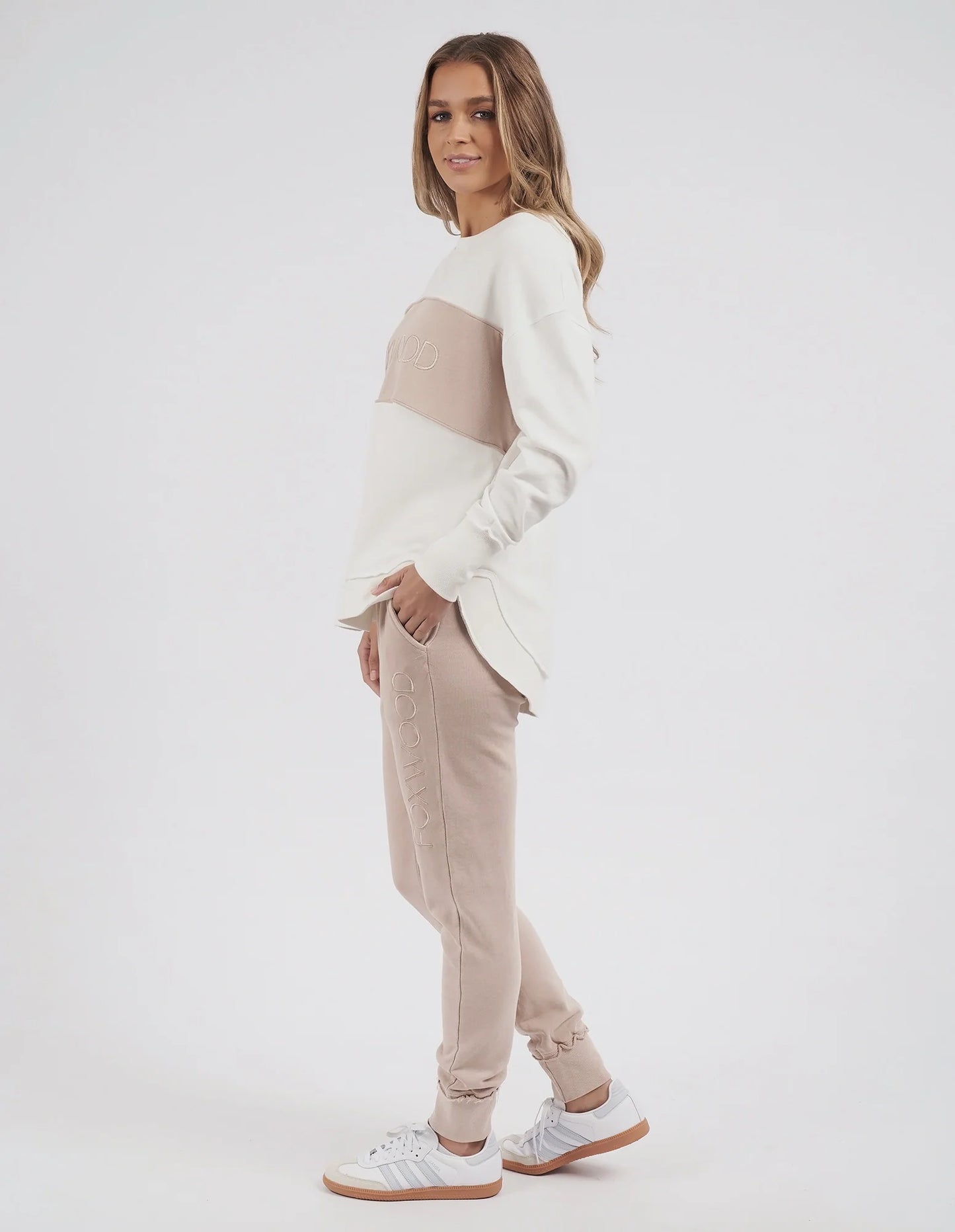 FOXWOOD SIMPLIFIED TONAL CREW WHITE