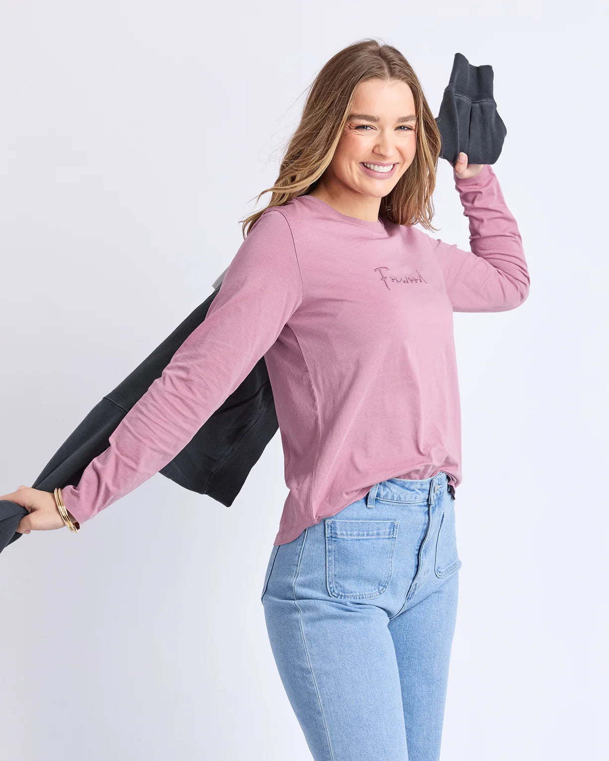 SIGNATURE LONG SLEEVE TEE