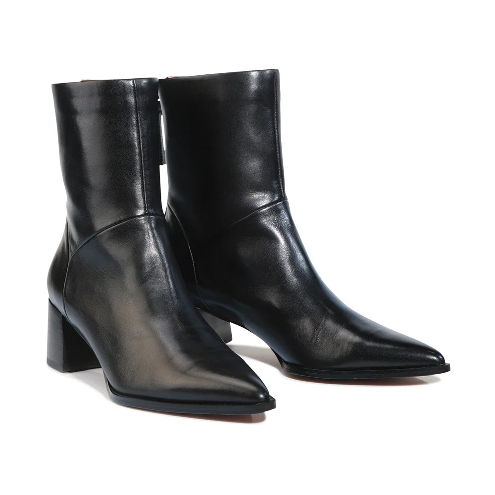 AUROA W EOS  BLACK LTH