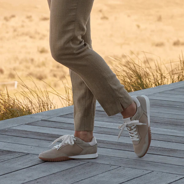 GLIDE W EOS S25 PECAN SUEDETEX 37